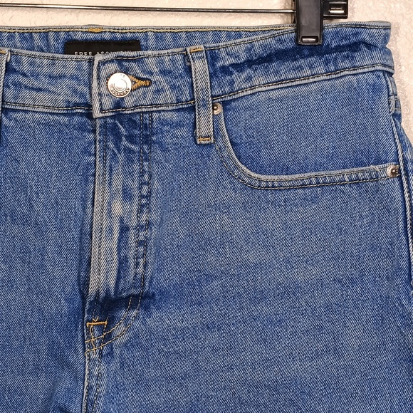 Free Assembly Denim Shorts - Picture 3 of 5